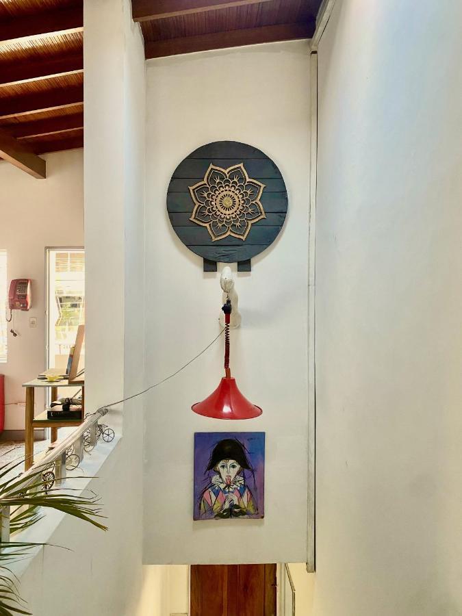 Casa Almarita - Hostal, Bar Y Restaurante Medellín Exteriér fotografie