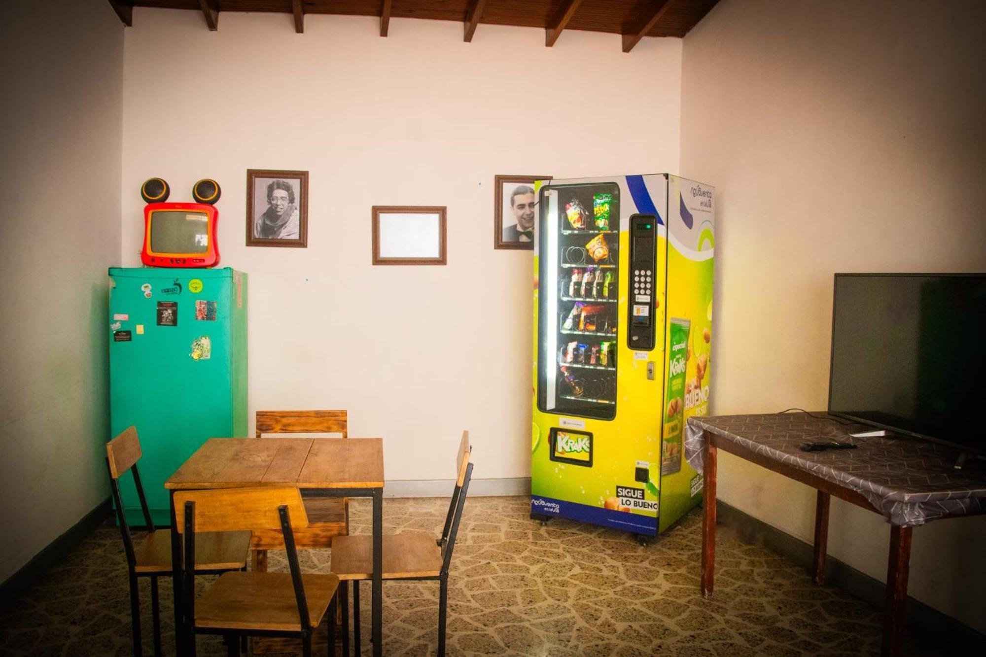 Casa Almarita - Hostal, Bar Y Restaurante Medellín Exteriér fotografie