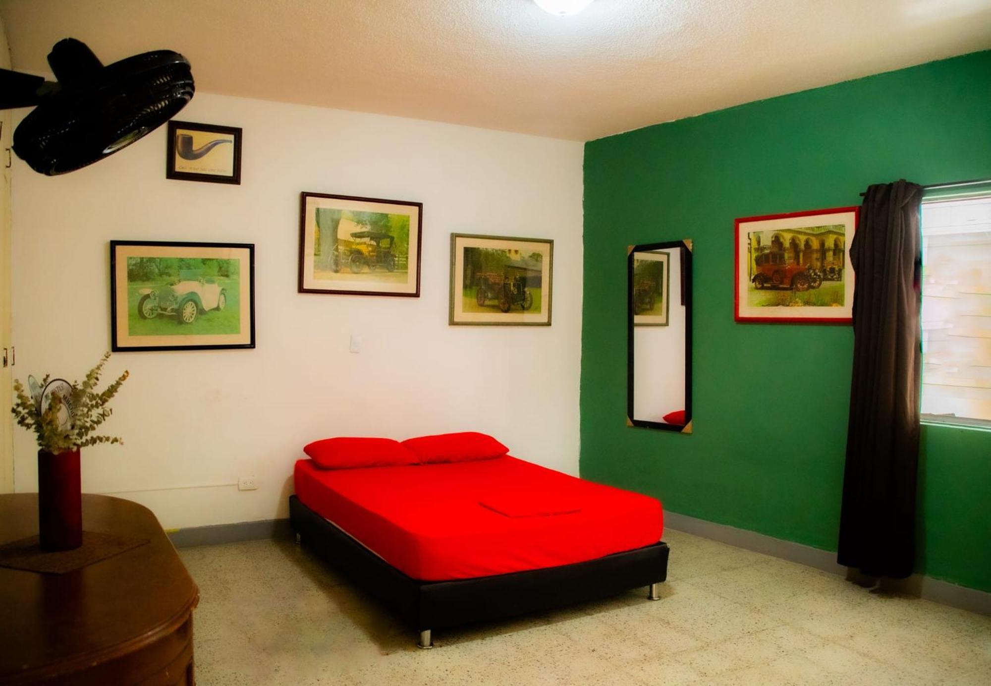 Casa Almarita - Hostal, Bar Y Restaurante Medellín Exteriér fotografie